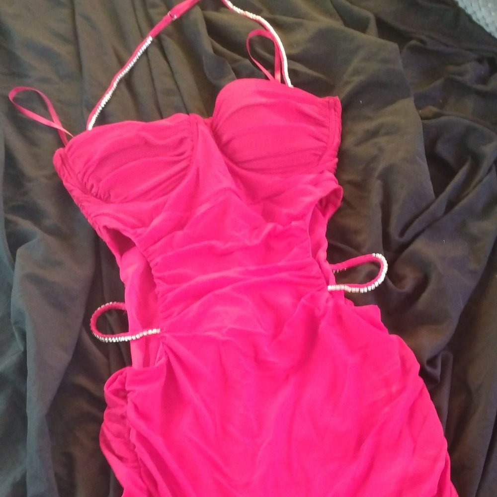 Red no sleeve dress with side slits